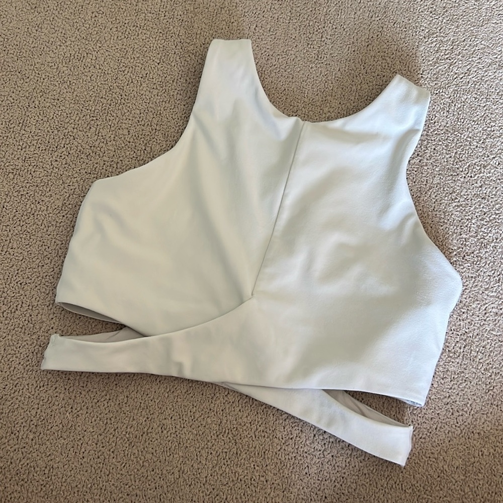ATHLETA Conscious Cut Out White Crop Top - Size - Small
